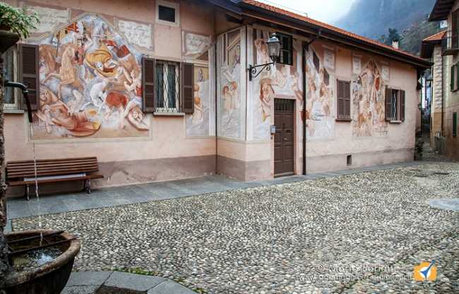 piazzetta affreschi