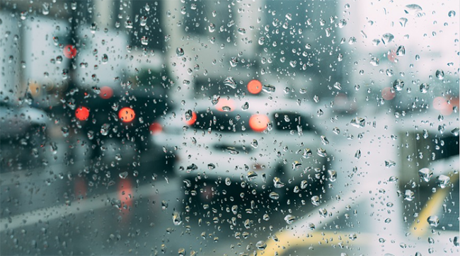 pioggia acqua vetro bagnato