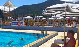 piscina domo striscione