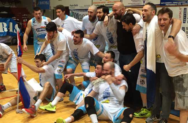 poli basket festa fine foto squadra