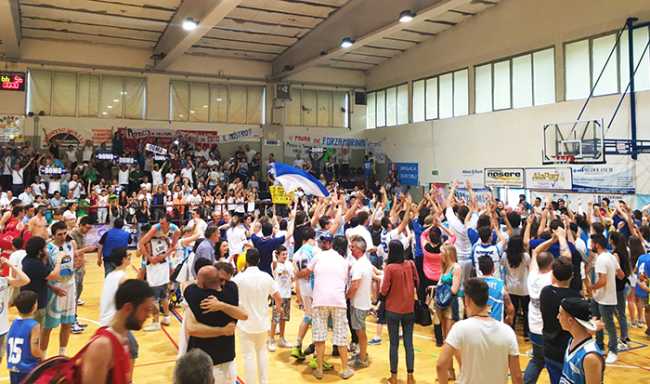 poli opposti basket vittoria