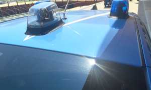 polizia auto lamperggianti giorno