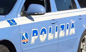 polizia auto scritta