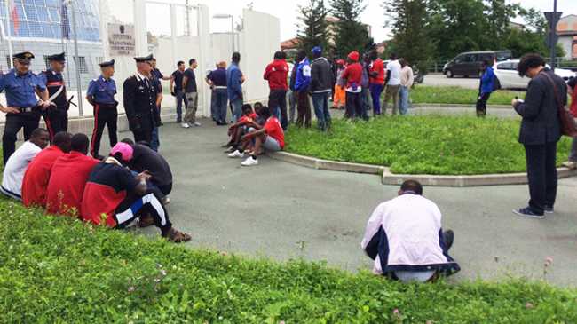 profughi protesta 2015 2