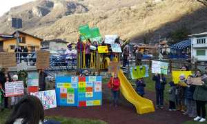 protesta parco giochi