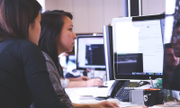 ragazze lavoro pc