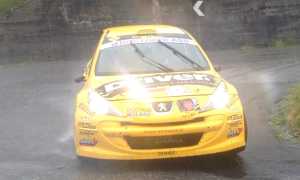 rally auto tornante
