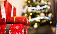 regali pacchi natale albero