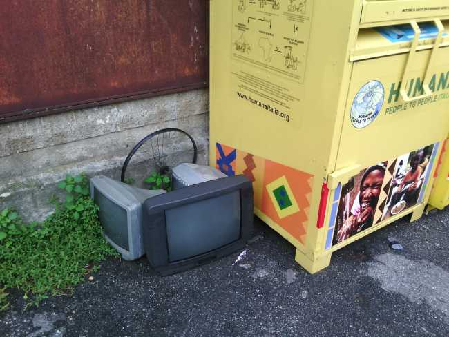 rifiuti intra stadio ago 15