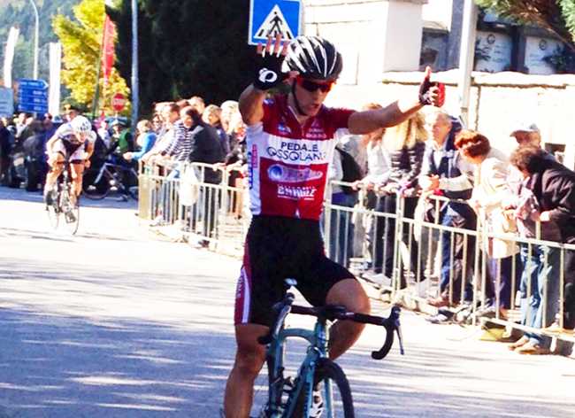 rubino mani cielo pedale