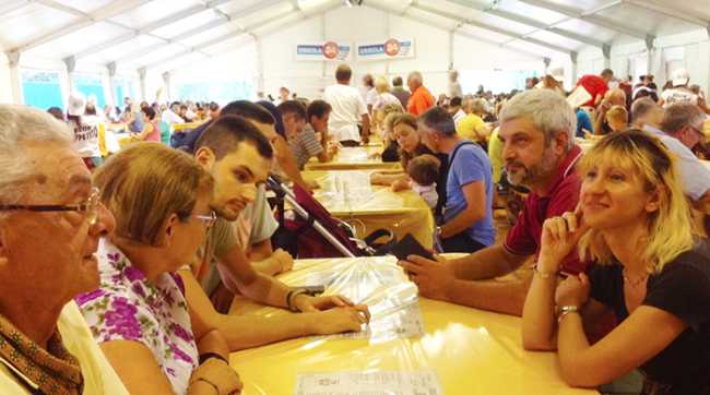 sagra patata 2015 tavoli striscioni