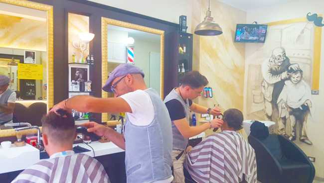 schermo monitor villaggio acconciature claudio