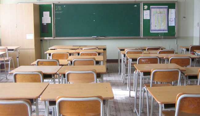 scuola classe vuota