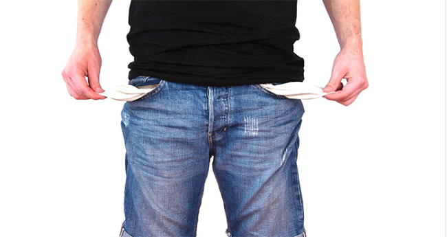 senza soldi tasche vuote