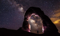 stelle arco roccia uomo