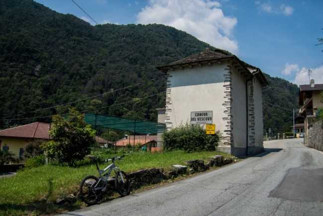 strada valle generico