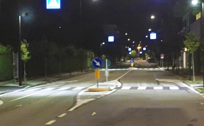striscie pedonali notte