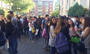 studenti liceo esterno