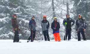 studenti neve sciatori