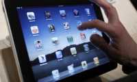 tablet in mano generico