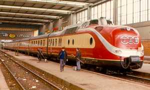 tee treno trans stazione