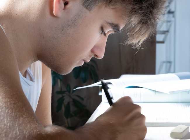 teenager 6981855 1280