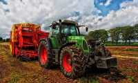 tractor 385681 640