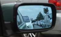 traffico auto coda specchietto