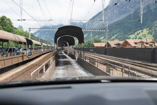 treno camion veicoli