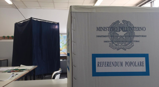 urna referendum seggio voto 18