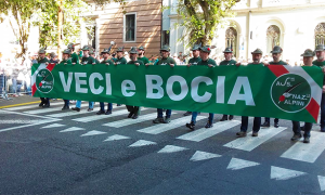 veci bocia alpini striscione
