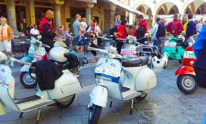 vespe piazza mercato 16