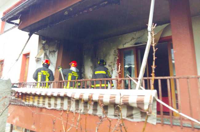 vigili fuoco casa fumo