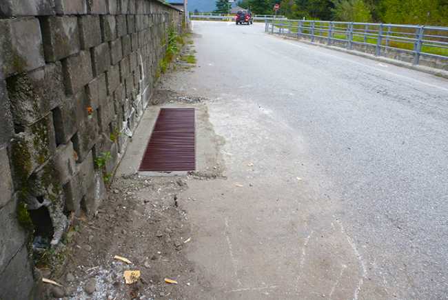 villadossola via Caprilei tombino