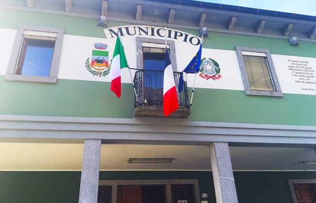 vogogna bandiera francese