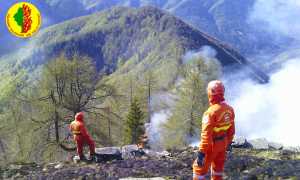 volontari aib vigezzo incendio fuoco sterpaglie