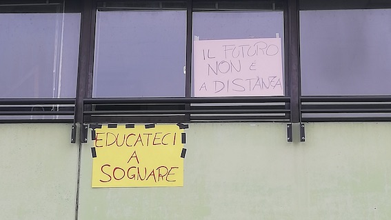 striscione Fermi 2