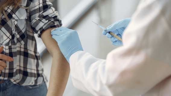 vaccinazione ragazzo
