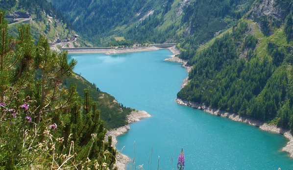 lago artificiale