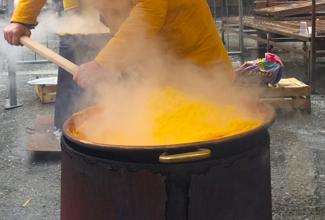 polenta trusur paiolo