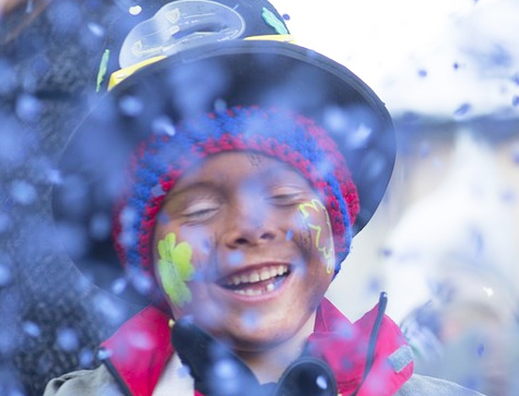 carnevale coriandoli bambino