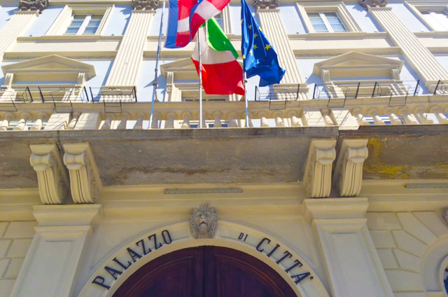 municipio comune domo bandiere
