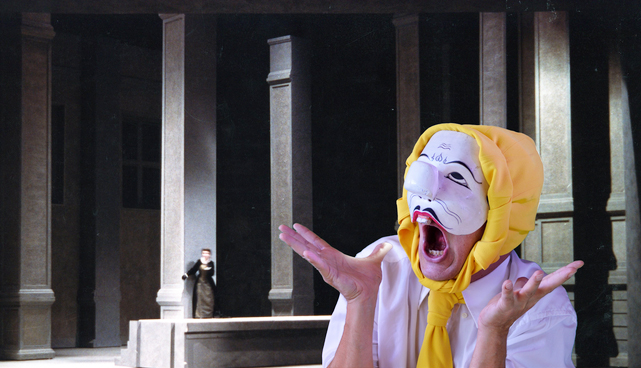 stranagente maschera teatro