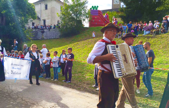 trontano sagra fungo sfilata 16