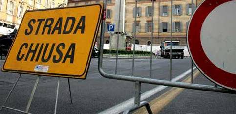 cartello chius strada