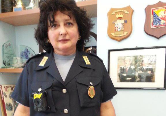 polizia locale domo agente donna