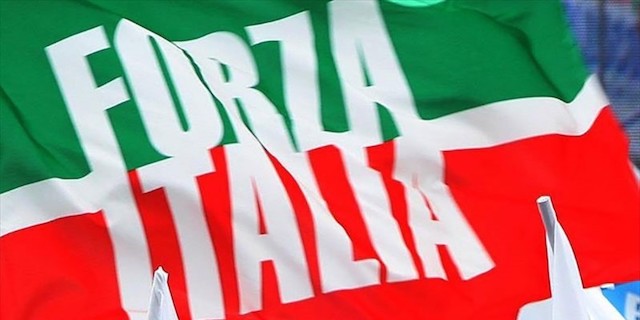 2cb4ad forza italia bandiera HomeIm 799x400
