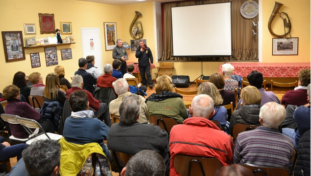 lavanchetto proiezione figli miniera sala piena