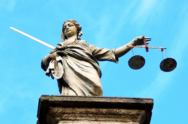 giustizia statua