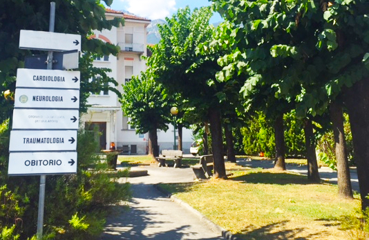 ospedale domo scritte cartelli obitorio